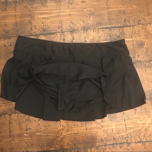 Lands’ End Swimming Suit - Picture 6 of 7